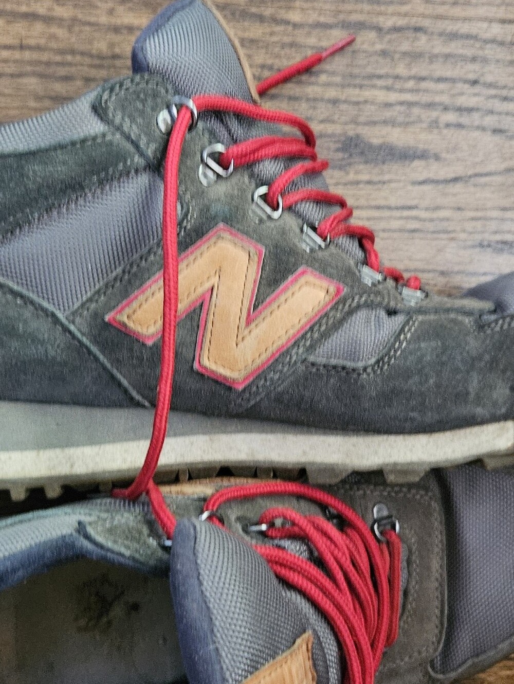 New Balance Men's Gray Suede Trail Shoes with Red Laces